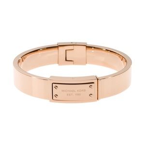 ❌ sold❌ Michael Kors rose gold toned hinged bangle